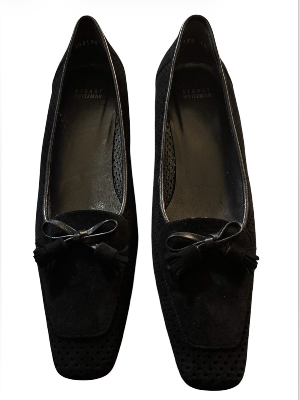 STUART WEITZMAN Black Perforated Suede Kitten Heel Pump size 10 Black Link Bow